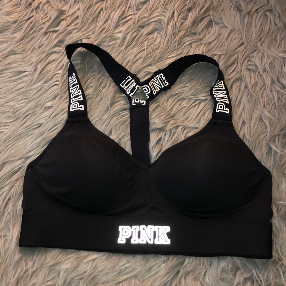 Women’s Padded and supported sports bra